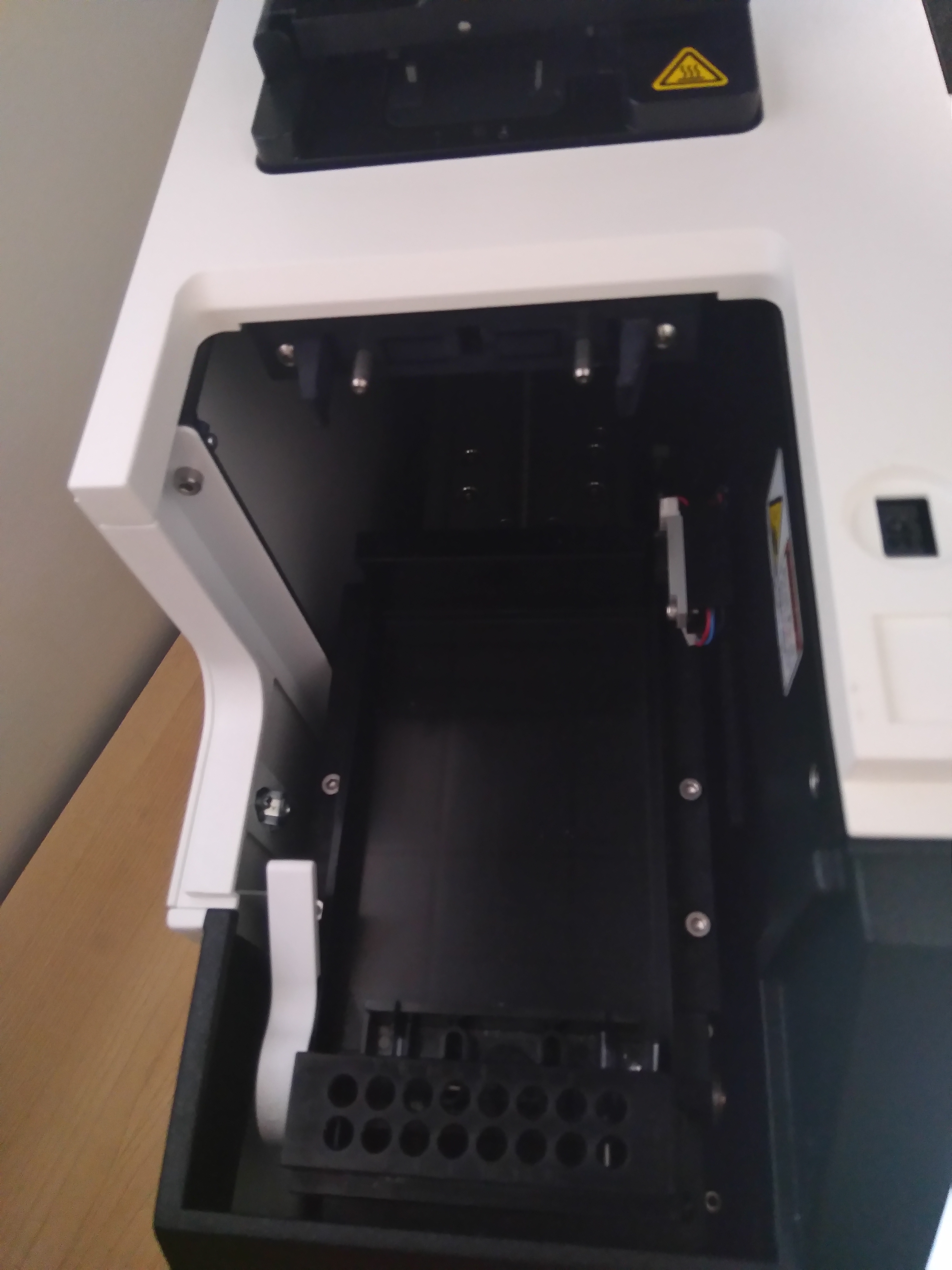Illumina cBot DNA Amplification Sequencer Generation InnovTrendLab