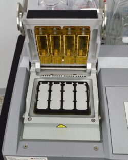 Tecan HS 400PRO Microarray Hybridization Station